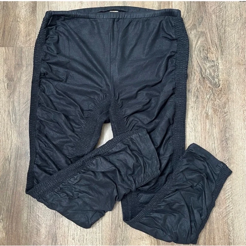 Free People Women's Black Brushed‎ Faux Suede Athletic Leggings Rouched  Size M